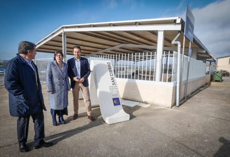 La-Xunta-de-Galicia-mejora-seguridad-buque-varado-en-puerto.jpeg