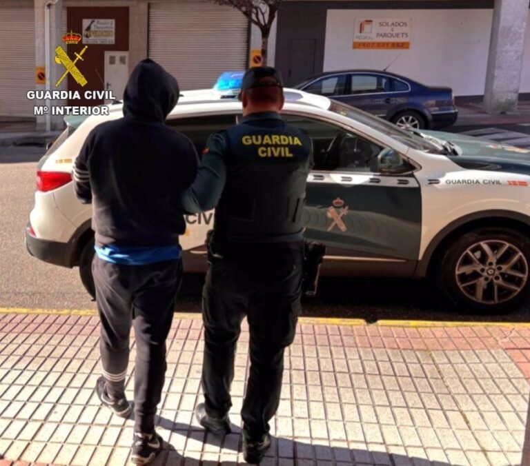 Arrestan-a-mujer-de-33-anos-por-robo-en-estacion.jpg