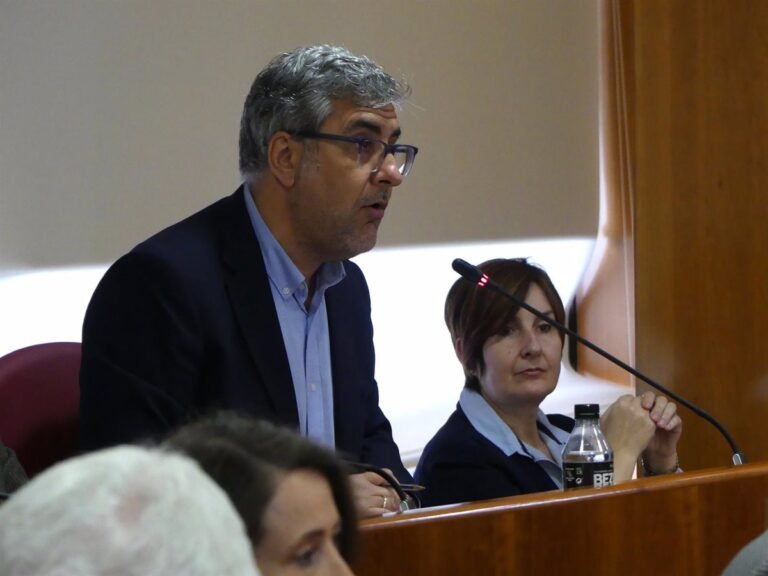 Deberia-hablar-menos-por-otra-boca.jpg