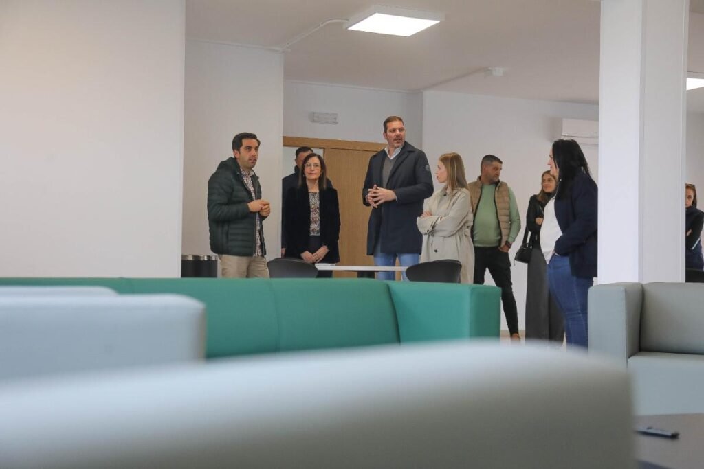 La-Xunta-promueve-espacios-para-jovenes-en-pequenos-municipios-destaca.jpg