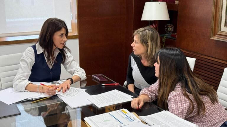 Reunion-de-trabajo-entre-Ministro-de-Vivienda-e-alcalde-de.jpeg