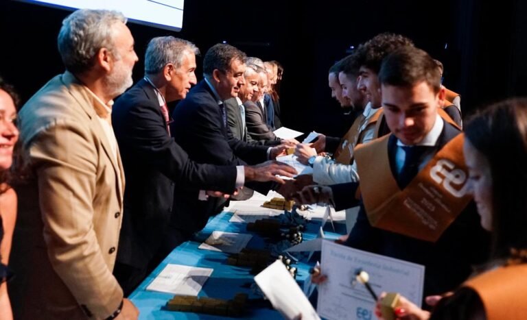 Estudiantes-de-Ingenieria-Industrial-de-Uvigo-talento-para-Galicia.JPG