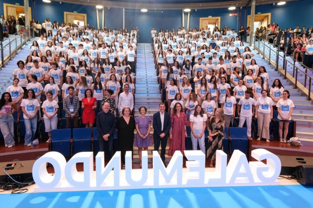 Roman-Rodriguez-apoya-a-jovenes-que-aprenderan-idiomas-en-el.JPG