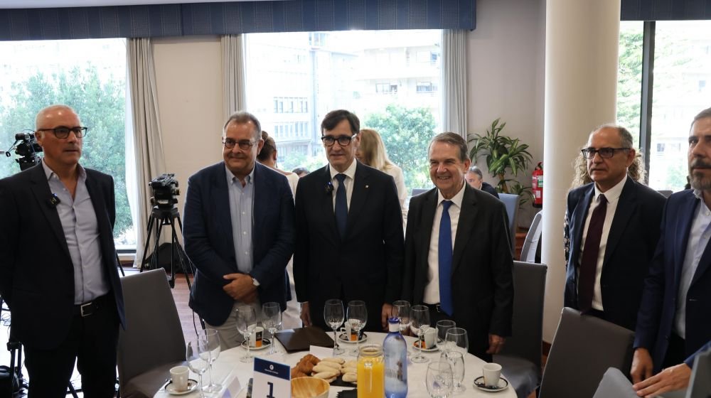 1752901415_Caballero-recibe-Isla-Salvador-pieza-politica-en-Cataluna-y-Espana.jpeg