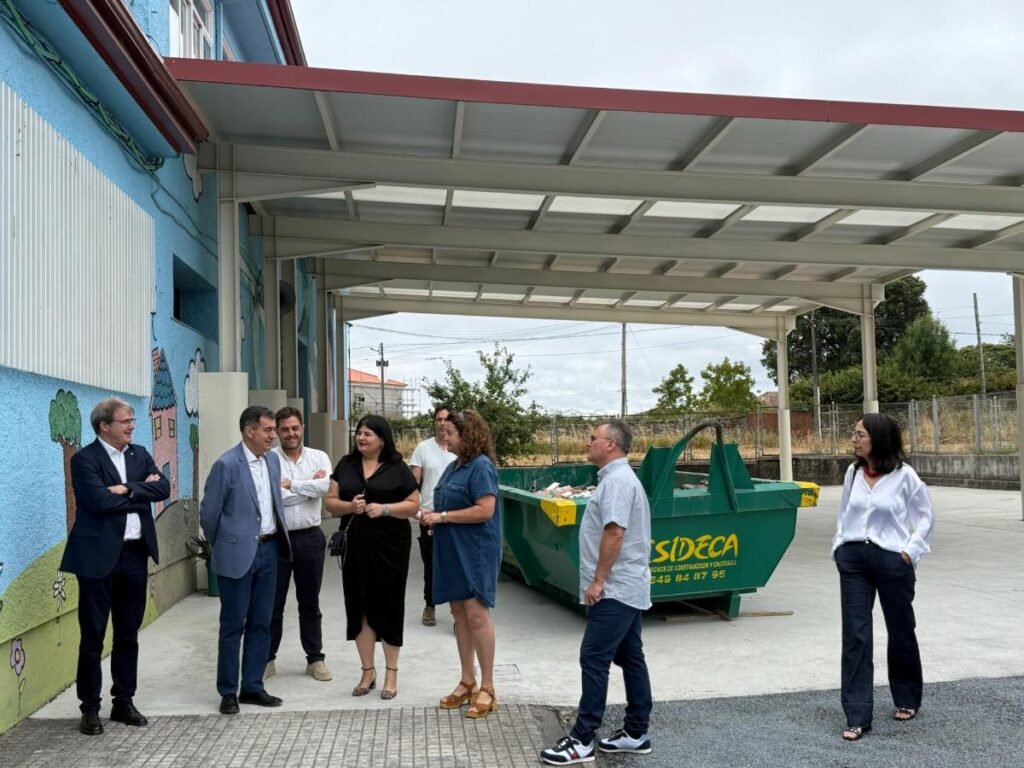 Obras-de-mejora-en-Xuvencos-College-supervisadas-por-Roman-Rodriguez.JPG
