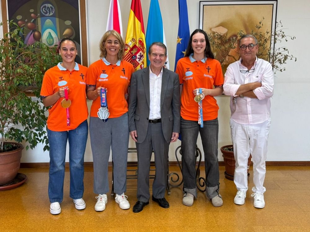 El-alcalde-felicita-a-las-jugadoras-del-Celta-Femxa-Zorka.jpeg