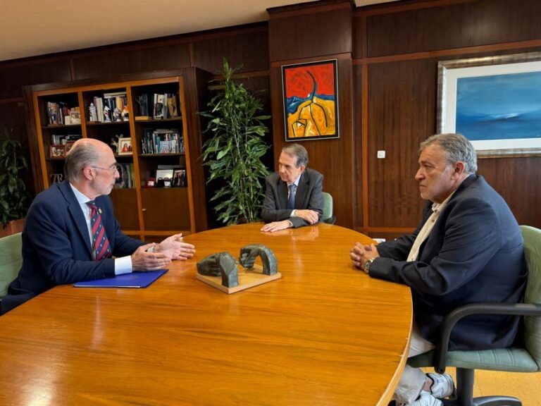 Caballero-garantiza-suministro-de-agua-a-Baiona-y-pide-cooperacion.jpeg