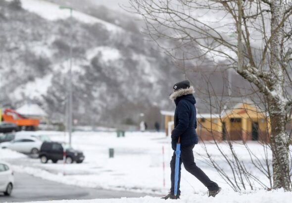 La-nieve-sigue-afectando-la-circulacion-en-Casaio-Ourense-y.jpg