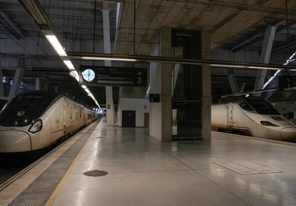 Renfe-mantiene-suspension-de-trenes-con-origen-o-destino-Vigo.jpg