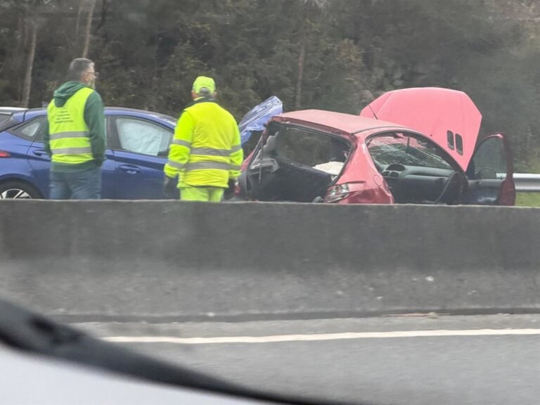 Accidente-entre-cuatro-coches-en-la-VG-20-de-Vigo-deja.jpg